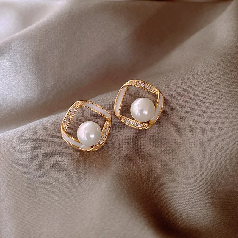 Boucles d'oreilles élégantes en perles avec paillettes