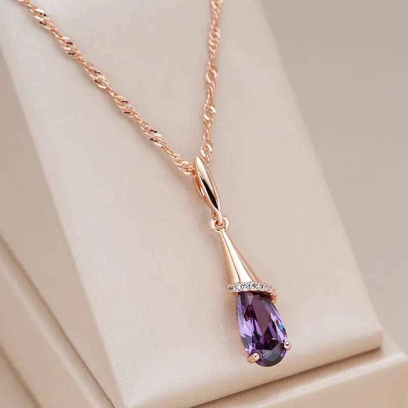 Collier élégant de gouttes de cristal mauve