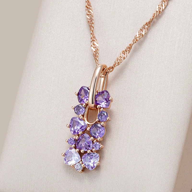 Collier violet élégant