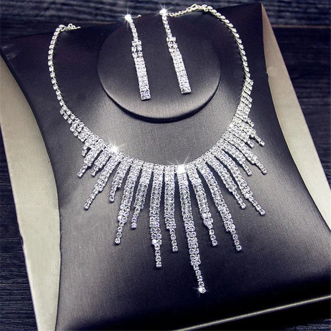 Collier + Boucles d'oreilles élégants en argent brillant