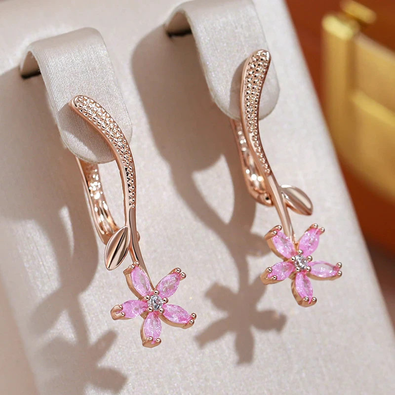 Boucles d'oreilles pendantes élégantes en zirconium rose avec fleurs