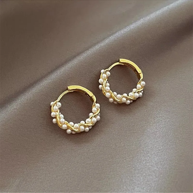 Boucles d'oreilles élégantes en perles incrustées arrondies