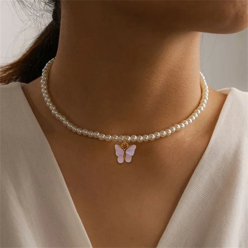 Collier de perles papillon élégant