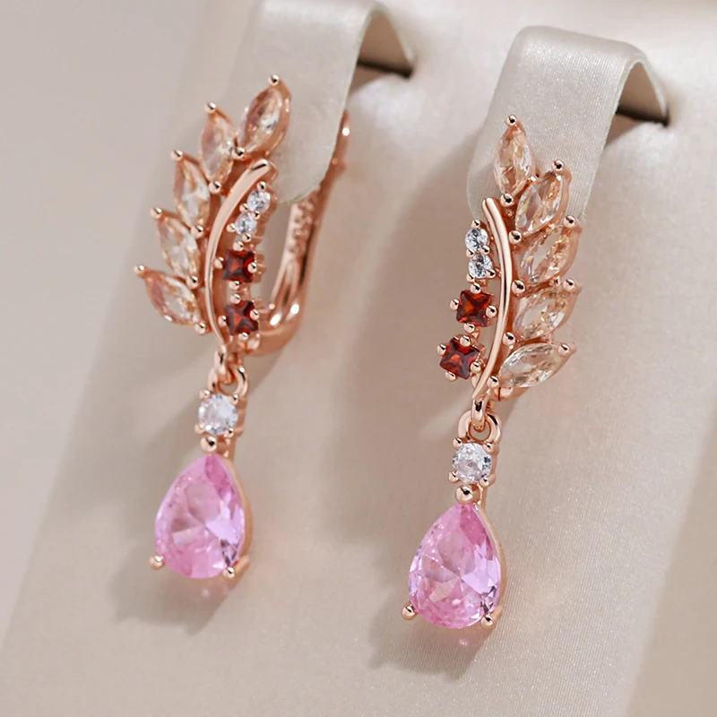 Boucles d'oreilles élégantes en zirconium rose