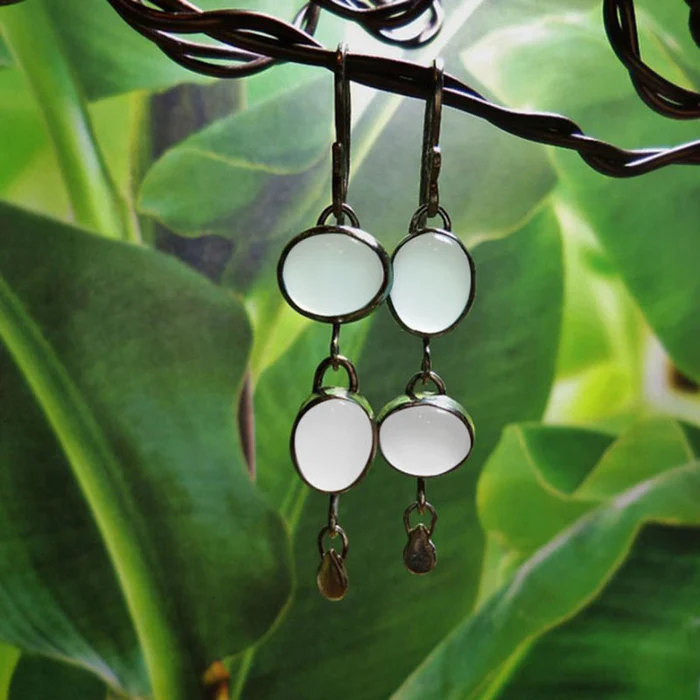 Boucles d'oreilles pendantes en pierre de lune