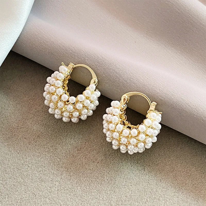 Boucles d'oreilles élégantes en perles de panier incrustées