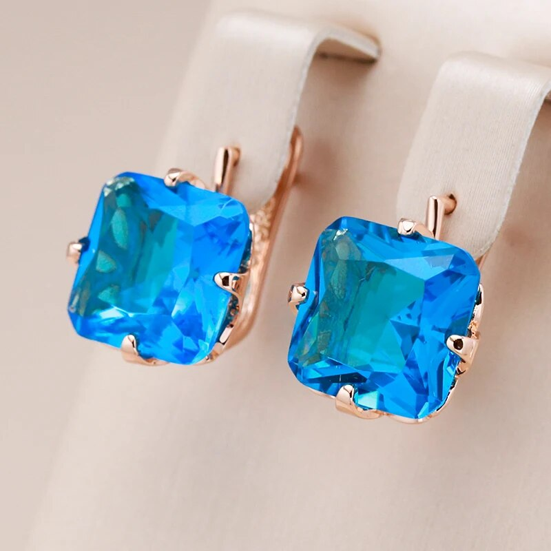 Boucles d'oreilles élégantes en cristal cubique bleu