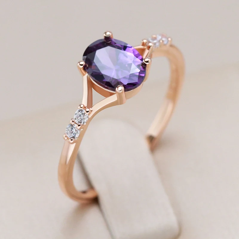 Élégante bague en cristal violet en or