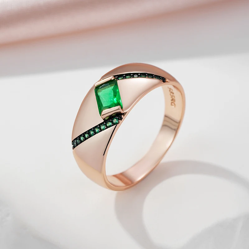 Élégante bague en cristal vert lumineux