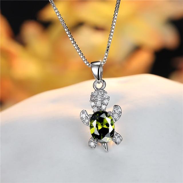 Pendentif Tortue en Zircon Ovale et Argent